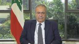 card-img